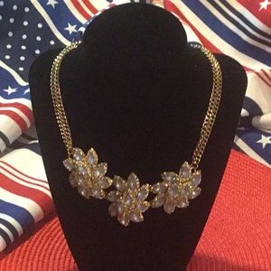 NWOT - Costume Necklace